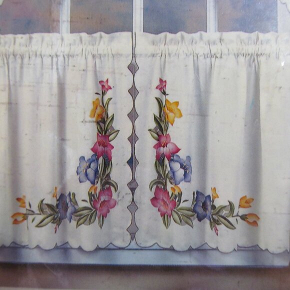 CHF Industries Curtains Pair of Tiers Embroidered Lily Flowers 58 x 36" NIP - Picture 4 of 16